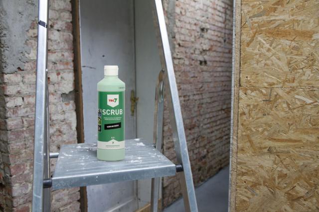 700028_Scrub_2.jpg SCRUB